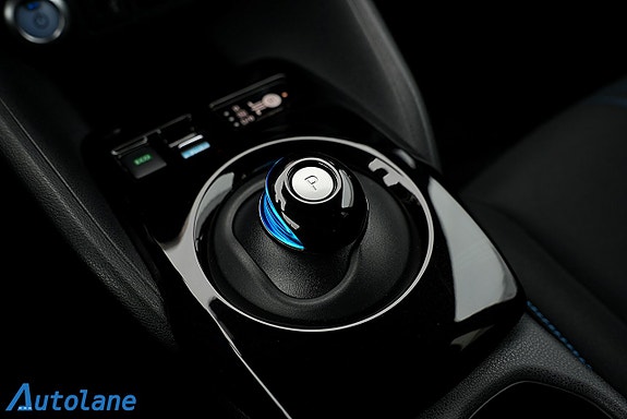 Nissan Leaf 30 of 30