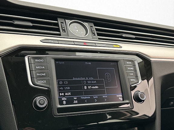 Volkswagen Passat 21 of 30