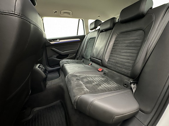 Volkswagen Passat 26 of 30