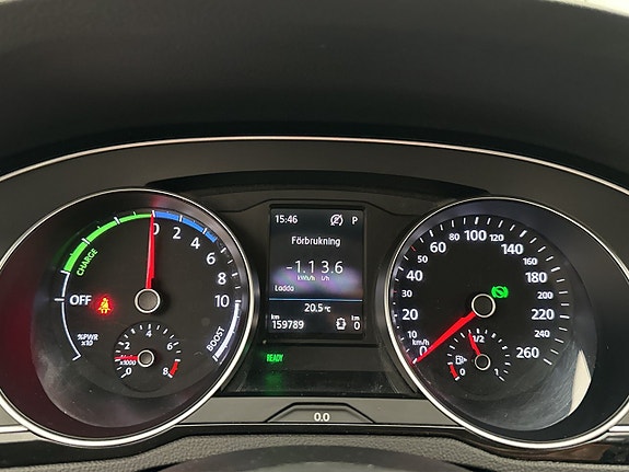 Volkswagen Passat 17 of 30