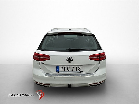 Volkswagen Passat 7 of 30