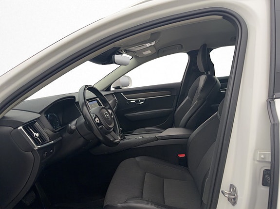 Volvo V90 Cross Country 16 of 30