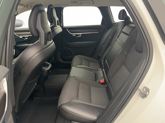 Volvo V90 Cross Country 12 of 30