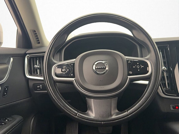 Volvo V90 Cross Country 14 of 30