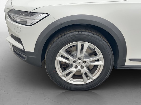 Volvo V90 Cross Country 28 of 30