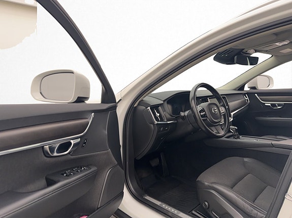Volvo V90 Cross Country 15 of 30