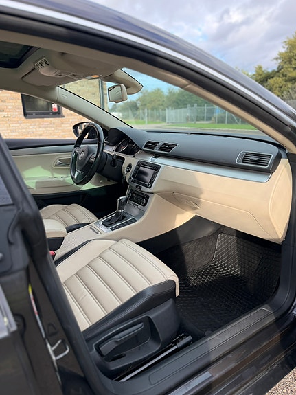 Volkswagen Passat CC 7 of 12
