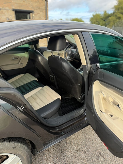 Volkswagen Passat CC 9 of 12