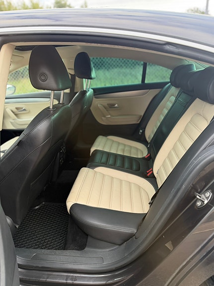 Volkswagen Passat CC 10 of 12