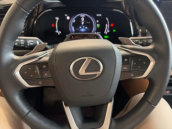 Lexus NX450h+ 17 of 22