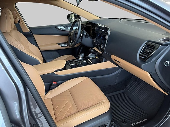 Lexus NX450h+ 19 of 22
