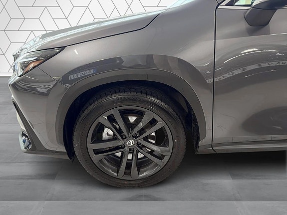 Lexus NX450h+ 9 of 22