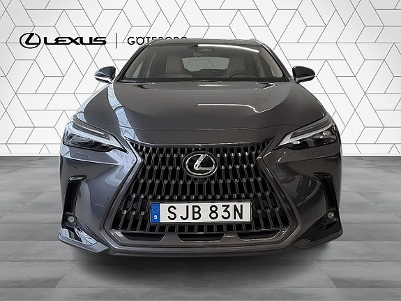 Lexus NX450h+ 3 of 22