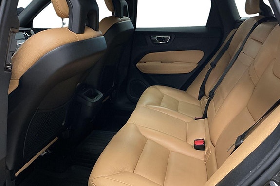 Volvo XC60 12 of 30