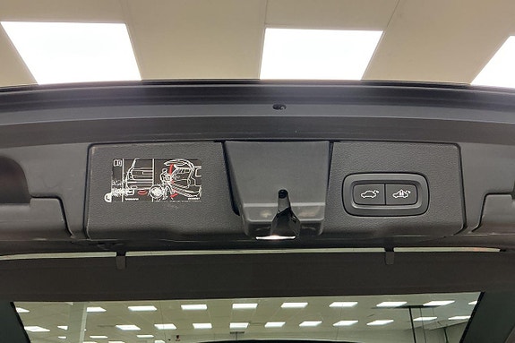Volvo XC60 25 of 30
