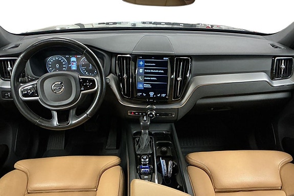 Volvo XC60 13 of 30