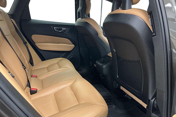 Volvo XC60 11 of 30