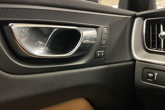 Volvo XC60 23 of 30