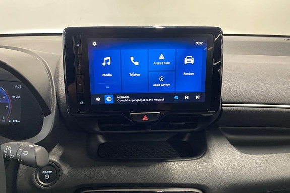 Toyota Yaris 12 of 18