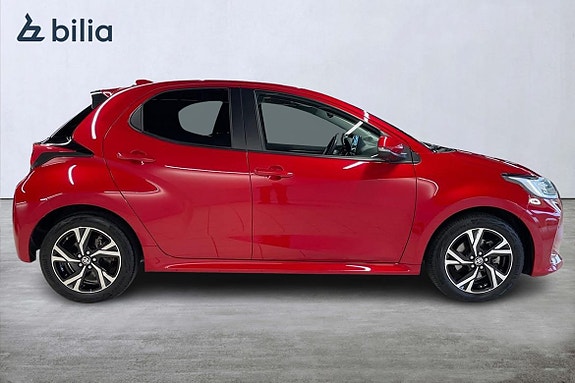 Toyota Yaris 15 of 18
