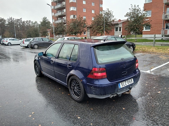 Volkswagen Golf IV 2 of 4