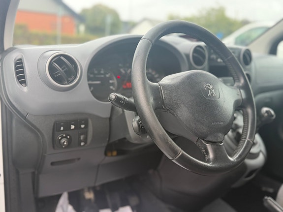 Peugeot Partner 8 of 9