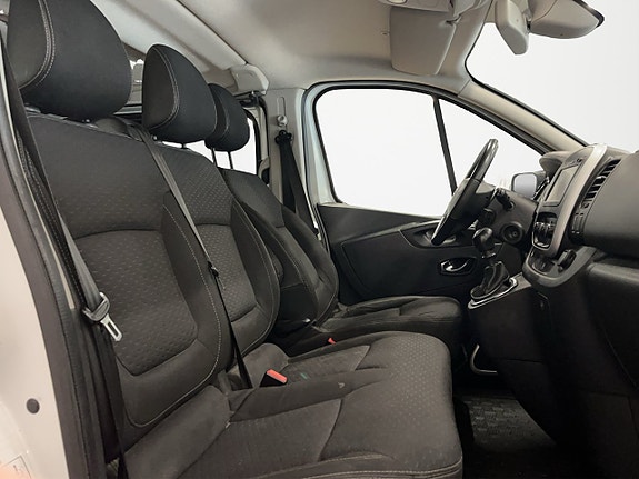 Opel Vivaro 12 of 22