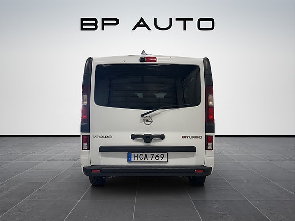 Opel Vivaro 4 of 22