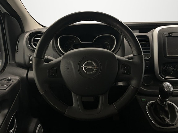 Opel Vivaro 15 of 22