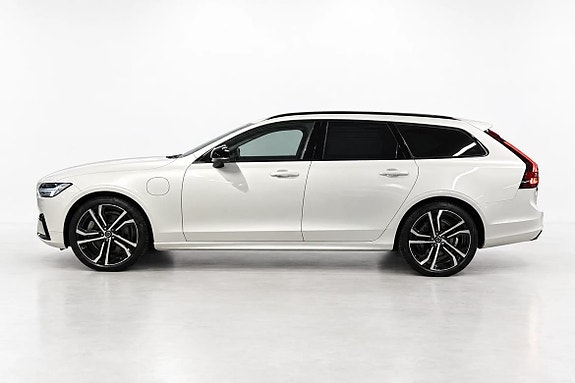 Volvo V90 2 of 16