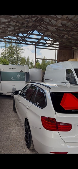 BMW 320d 4 of 7