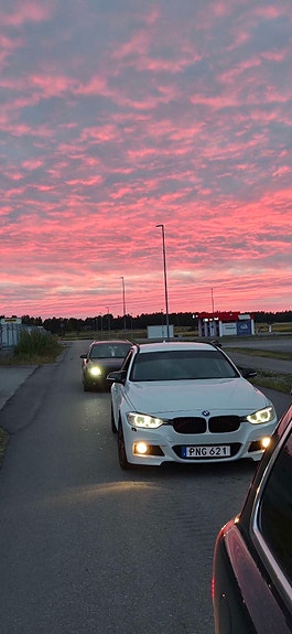 BMW 320d 2 of 7
