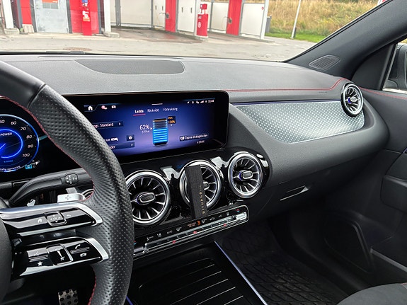 Mercedes-Benz EQA250+ 13 of 13