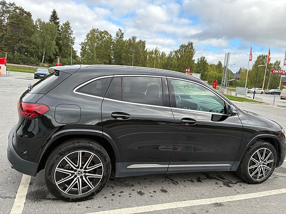 Mercedes-Benz EQA250+ 3 of 13