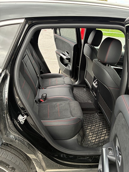 Mercedes-Benz EQA250+ 8 of 13