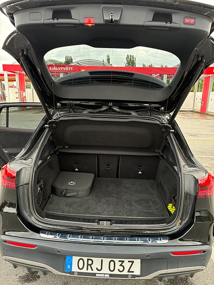 Mercedes-Benz EQA250+ 11 of 13