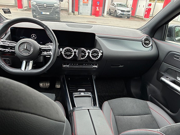 Mercedes-Benz EQA250+ 7 of 13