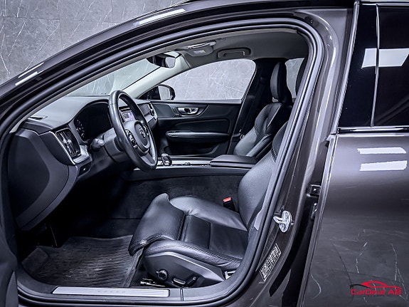 Volvo V60 10 of 30