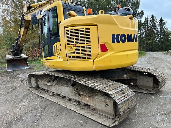 Komatsu PC 228 USLC-11 3 of 24