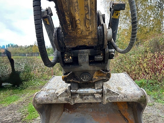 Komatsu PC 228 USLC-11 22 of 24