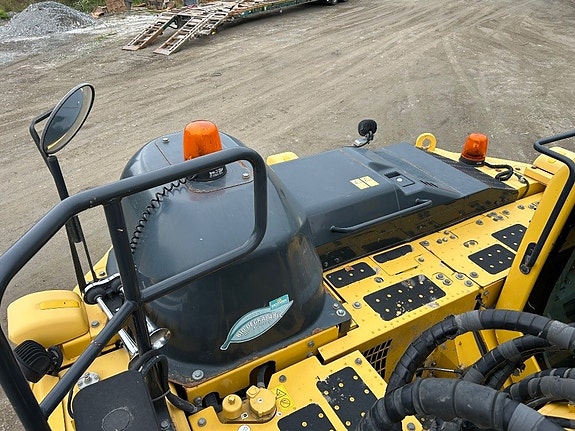 Komatsu PC 228 USLC-11 15 of 24