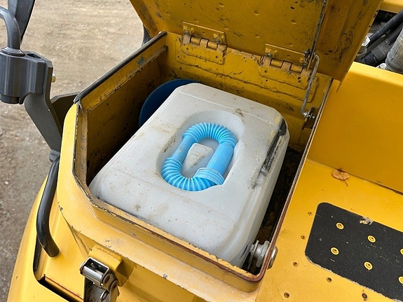 Komatsu PC 228 USLC-11 14 of 24