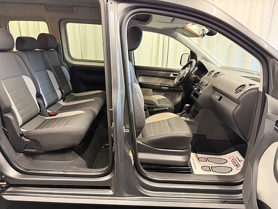Volkswagen Caddy Cross 13 of 17