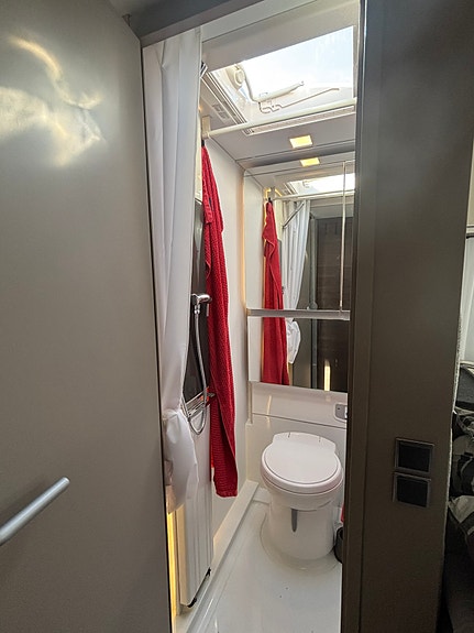 Adria Alpina 763 UK 7 of 10