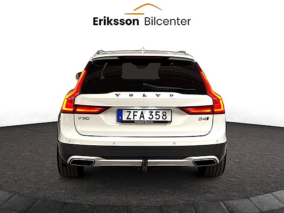 Volvo V90 Cross Country 6 of 26