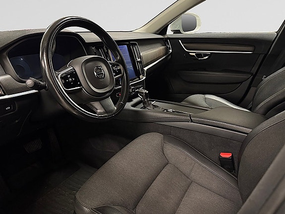Volvo V90 Cross Country 11 of 26