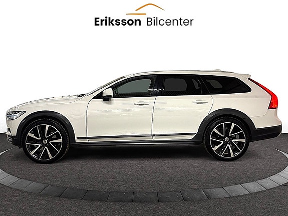 Volvo V90 Cross Country 7 of 26