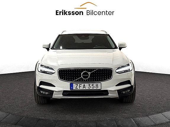 Volvo V90 Cross Country 3 of 26