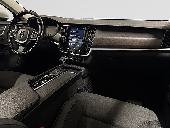 Volvo V90 Cross Country 13 of 26