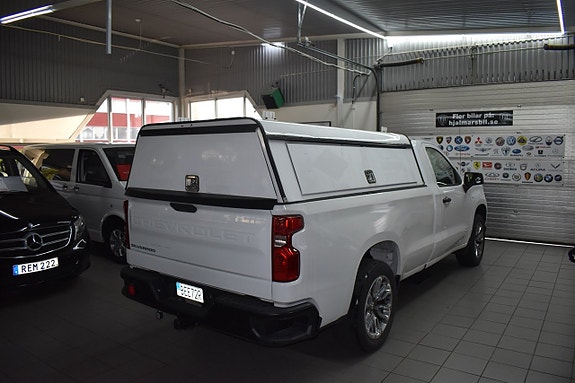 Chevrolet Silverado 1500 2 of 12
